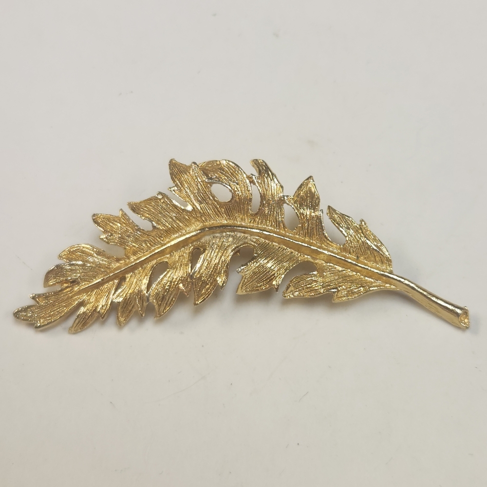 Vintage Gold tone Brooch